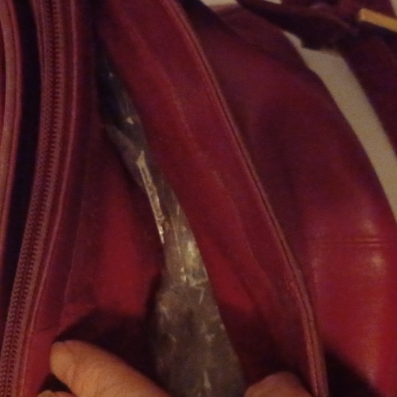 GUC - Etienne Aigner Genuine Cowhide Leather Wine Color Bag - Picture 9 of 14